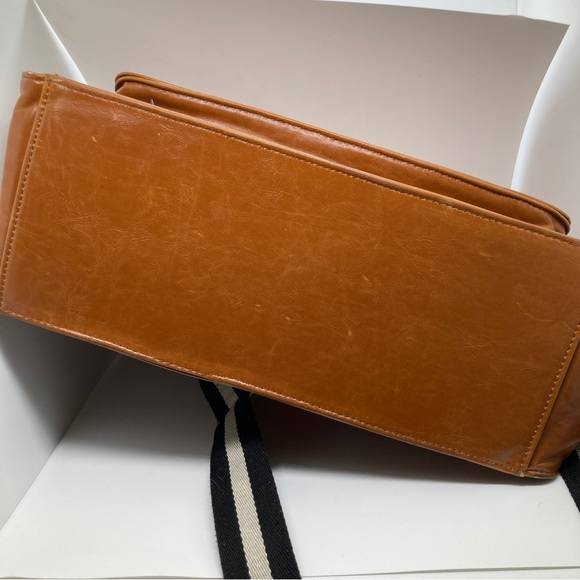 Kelly Moore + A Beautiful Mess Brown Camera Diaper Messenger Bag - Picture 7 of 16